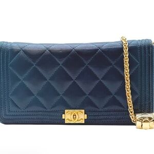 CHANEL Sea Green Quilted Calfskin Boy Zipped Wallet